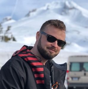 Meet your Posher, Brady